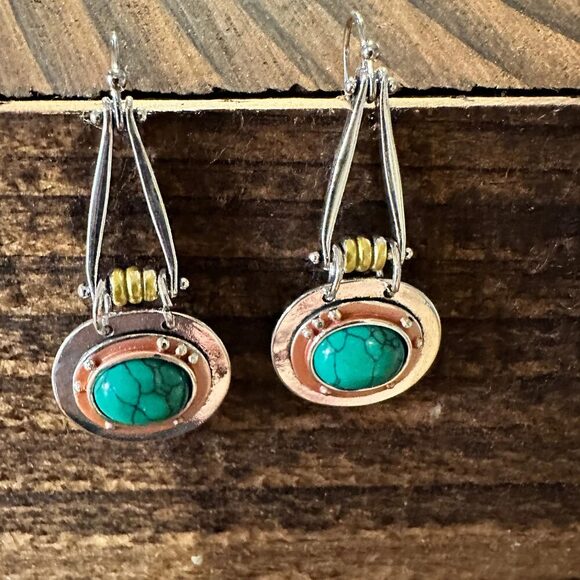 Boho Hippie Cowgirl Western Green Agate Teardrop Silver Earrings, Gift Box - Picture 7 of 9